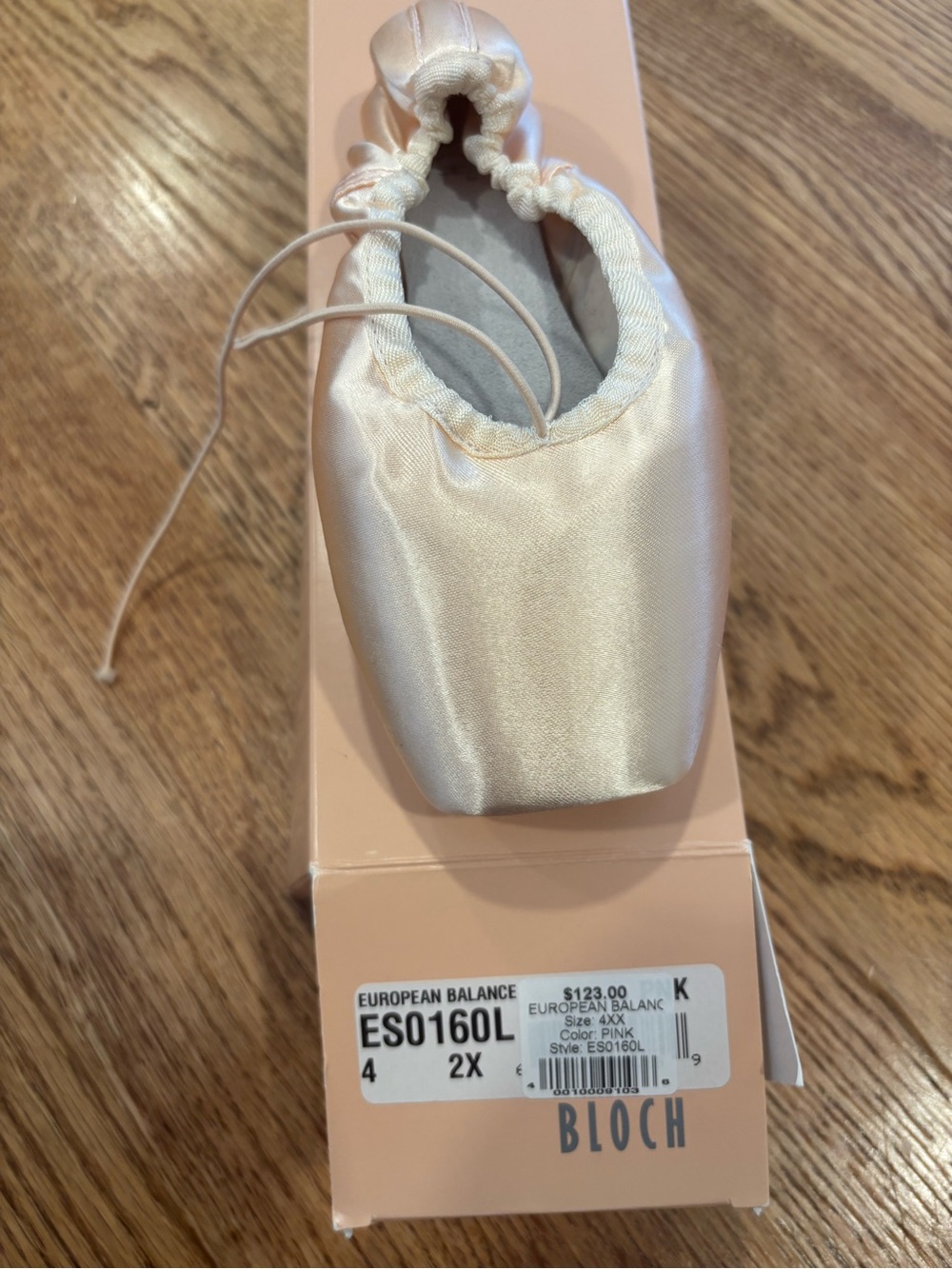 Single pointe shoe - Bloch Women's in Pink size: 4 width 2X style: ES0160L - NEW